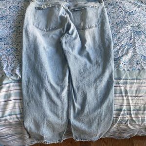 Abercrombie & Fitch Mom Jeans